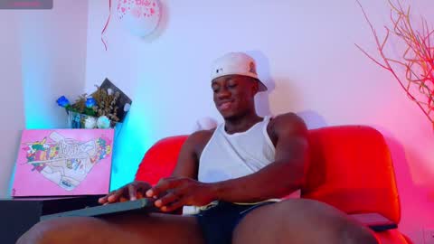 Mylo Wallace  online show from March 12, 11:12 pm