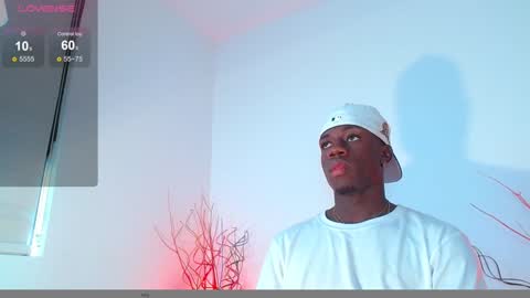 Mylo Wallace  online show from December 3, 5:55 pm