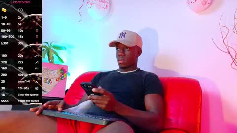 Mylo Wallace  online show from February 22, 3:34 am
