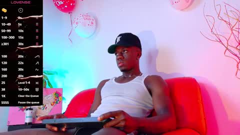 Mylo Wallace  online show from February 25, 4:21 pm