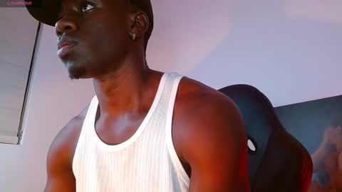 Mylo Wallace  online show from February 11, 10:39 pm
