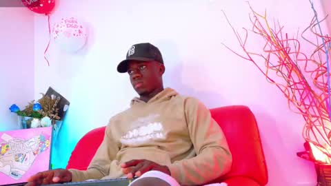 Mylo Wallace  online show from March 9, 10:52 pm