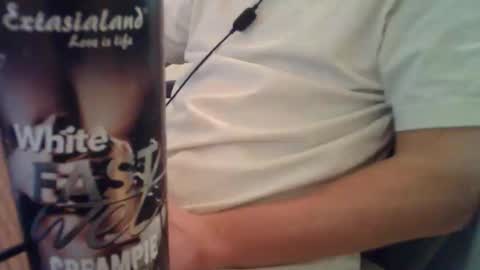 Snapshot of mysteryboy497 chatting on October 25, 8:38 am mysteryboy497 online show from October 25, 8:38 am