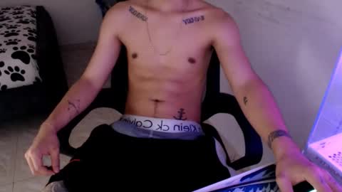 Snapshot of mysteryboy_thin16 chatting on December 11, 9:22 pm mysteryboy_thin16 online show from December 11, 9:22 pm