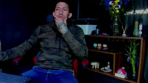 naider_1 online show from April 19, 4:23 am