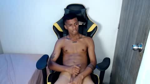 nando_col online show from November 4, 6:42 pm