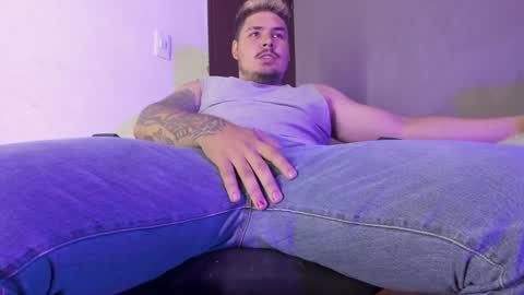 Snapshot of narciso_kh chatting on December 16, 5:54 pm deibyd online show from December 16, 5:54 pm