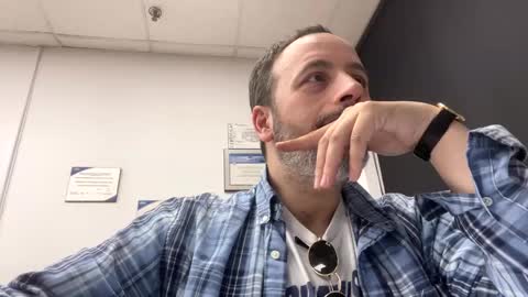 nassobout online show from February 12, 11:09 pm