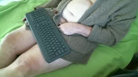 nate1x online show from December 4, 7:34 pm