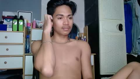 MakisigEvah online show from February 8, 12:32 pm