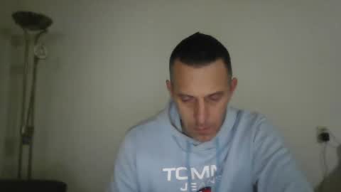 nederland77 online show from January 2, 7:01 am