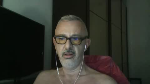 Snapshot of nevenerabis chatting on October 12, 4:23 pm nevenerabis online show from October 12, 4:23 pm