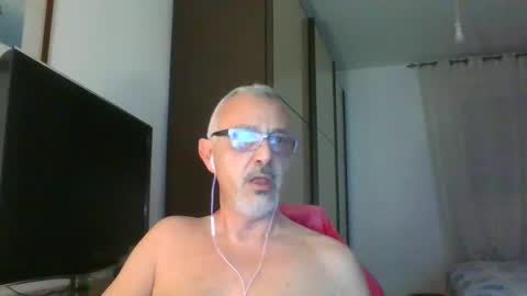 Snapshot of nevenerabis chatting on January 8, 5:27 am nevenerabis online show from January 8, 5:27 am
