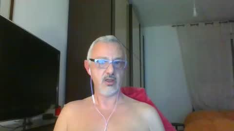 Snapshot of nevenerabis chatting on February 10, 5:19 pm nevenerabis online show from February 10, 5:19 pm