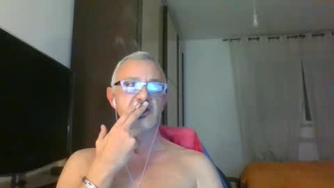 Snapshot of nevenerabis chatting on December 9, 5:29 am nevenerabis online show from December 9, 5:29 am