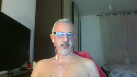 Snapshot of nevenerabis chatting on January 25, 2:15 am nevenerabis online show from January 25, 2:15 am