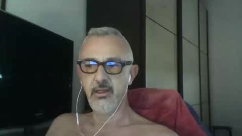 Snapshot of nevenerabis chatting on October 19, 1:36 pm nevenerabis online show from October 19, 1:36 pm