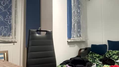 Mark online show from April 9, 2:20 am