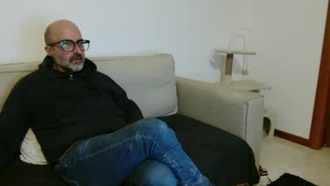 simi online show from December 16, 7:21 pm