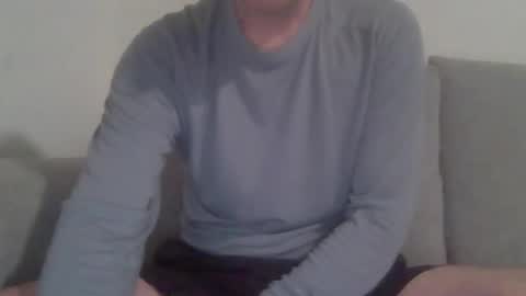 newduser06 online show from February 1, 3:49 am