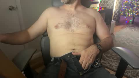 newguy_097 online show from November 10, 7:19 pm