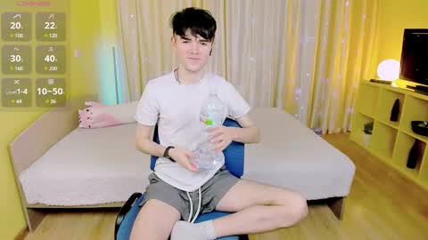 Snapshot of nic_ky chatting on January 27, 10:06 pm Nick PVT is open FanslyTwitter - Nic kycb online show from January 27, 10:06 pm