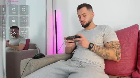 Nicholassx online show from March 17, 8:39 am