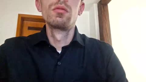 Snapshot of nick190424 chatting on October 11, 1:04 pm nick190424 online show from October 11, 1:04 pm