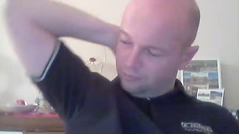 nick1990b online show from January 17, 7:05 pm