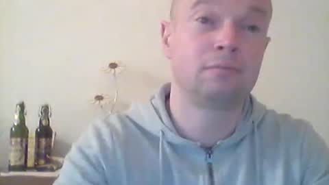 nick1990b online show from March 2, 4:47 pm