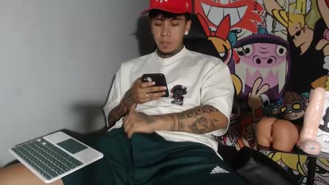 Nickhot0609 online show from March 12, 10:17 pm