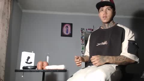 Nickhot0609 online show from January 28, 10:23 pm