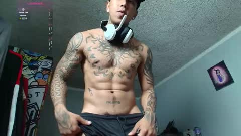 Nickhot0609 online show from October 17, 4:27 am