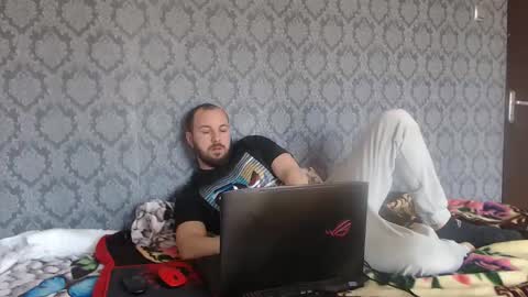 Julian online show from March 6, 10:52 am