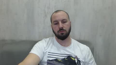 Julian online show from November 19, 9:36 pm