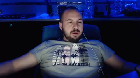 Julian online show from April 17, 9:50 pm