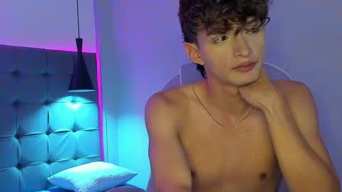 nicolasferrer18 online show from December 3, 7:42 pm