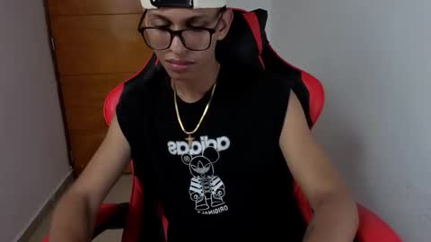 niklaus_wolf online show from March 3, 4:42 am