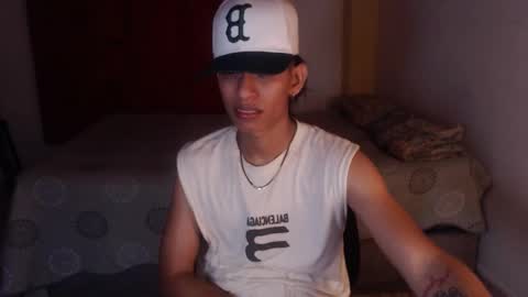 Snapshot of niklaus_wolf chatting on October 30, 2:35 am niklaus_wolf online show from October 30, 2:35 am