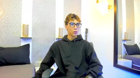    online show from December 8, 4:04 am