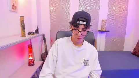Snapshot of nikolay_gregori chatting on October 17, 5:11 am online show from October 17, 5:11 am