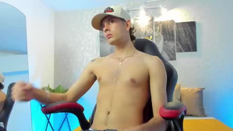 Nils online show from March 12, 3:57 am