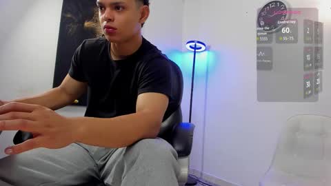 Snapshot of nino_bonnucci chatting on October 19, 12:41 pm nino_bonnucci online show from October 19, 12:41 pm