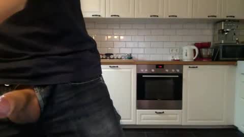 nixomuc online show from November 8, 10:40 am