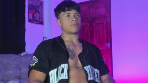 noah_223 online show from March 20, 5:11 am