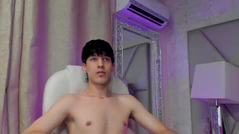 Noah Brigth online show from April 17, 2:47 am