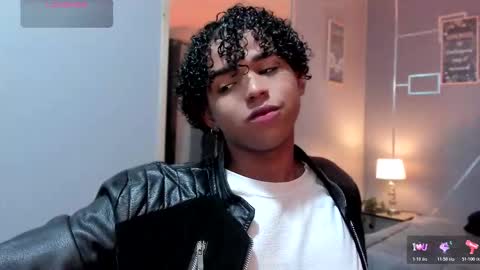 noah_smith04 online show from December 1, 1:25 pm