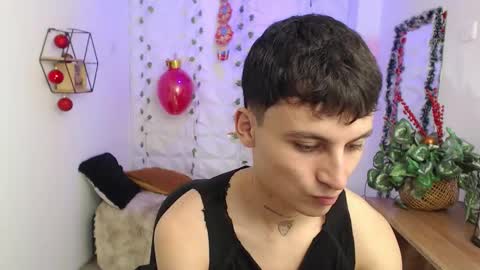 Noah  online show from December 16, 3:57 am