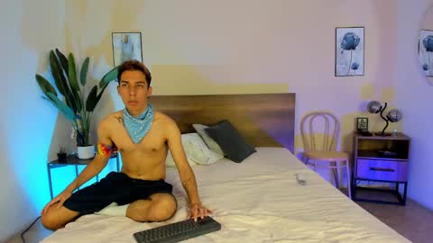 Snapshot of novaybrian chatting on September 25, 4:44 am NovayBrian online show from September 25, 4:44 am