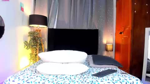 Snapshot of novaybrian chatting on February 25, 5:30 am NovayBrian online show from February 25, 5:30 am
